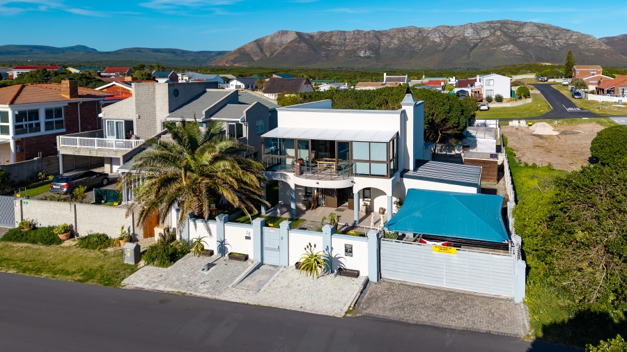 3 Bedroom Property for Sale in De Kelders Western Cape